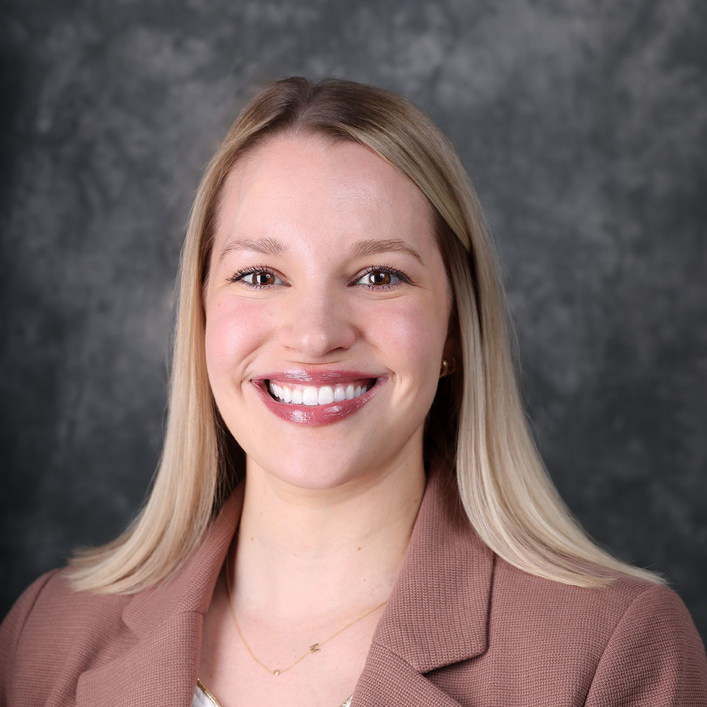 Hannah Armstrong headshot