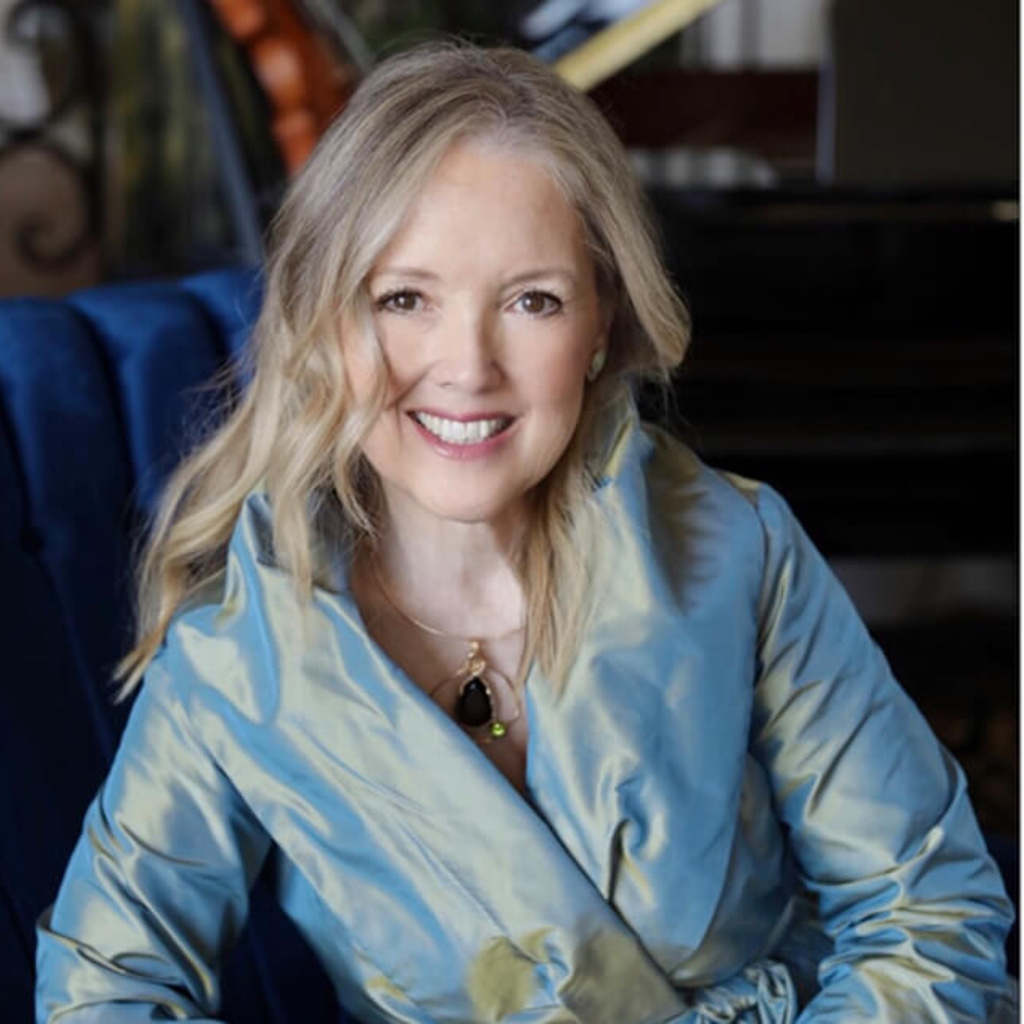 Headshot of Julie Cowan Novak