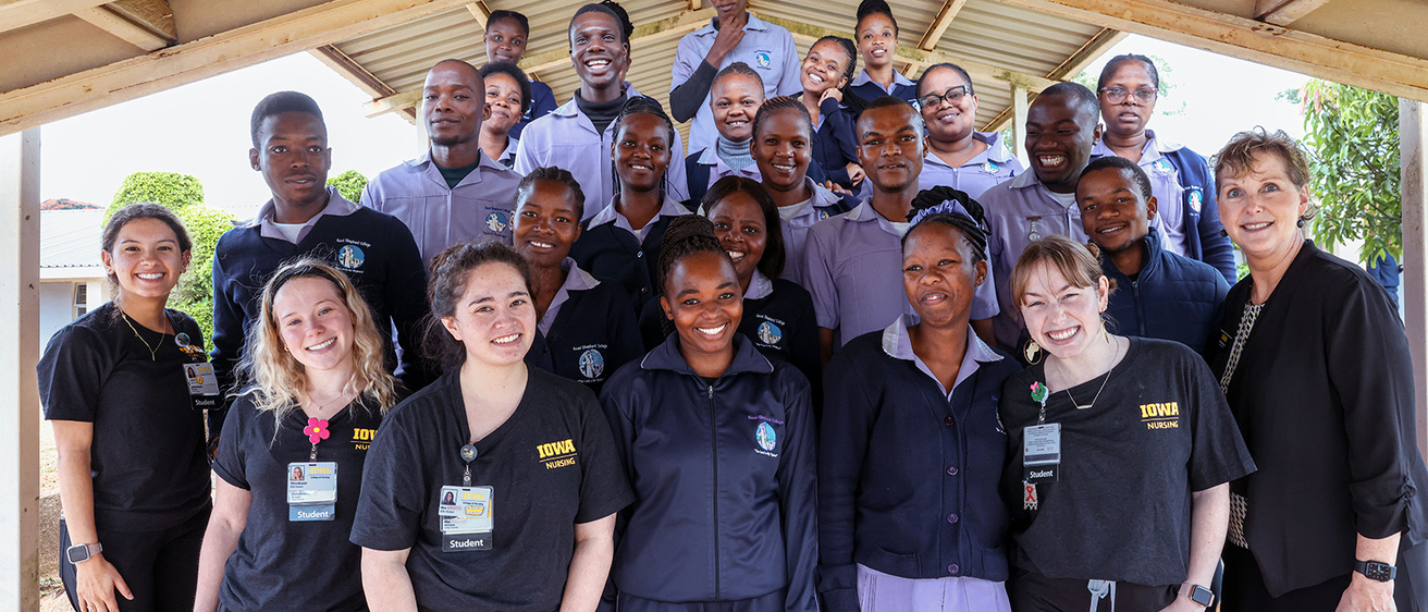 Group of Swazi and UI CON nursing students pose for a group photo